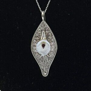Sajen Sterling Mother Of Pearl Carved Flower Garnet Pendant Necklace 12.22 Grams